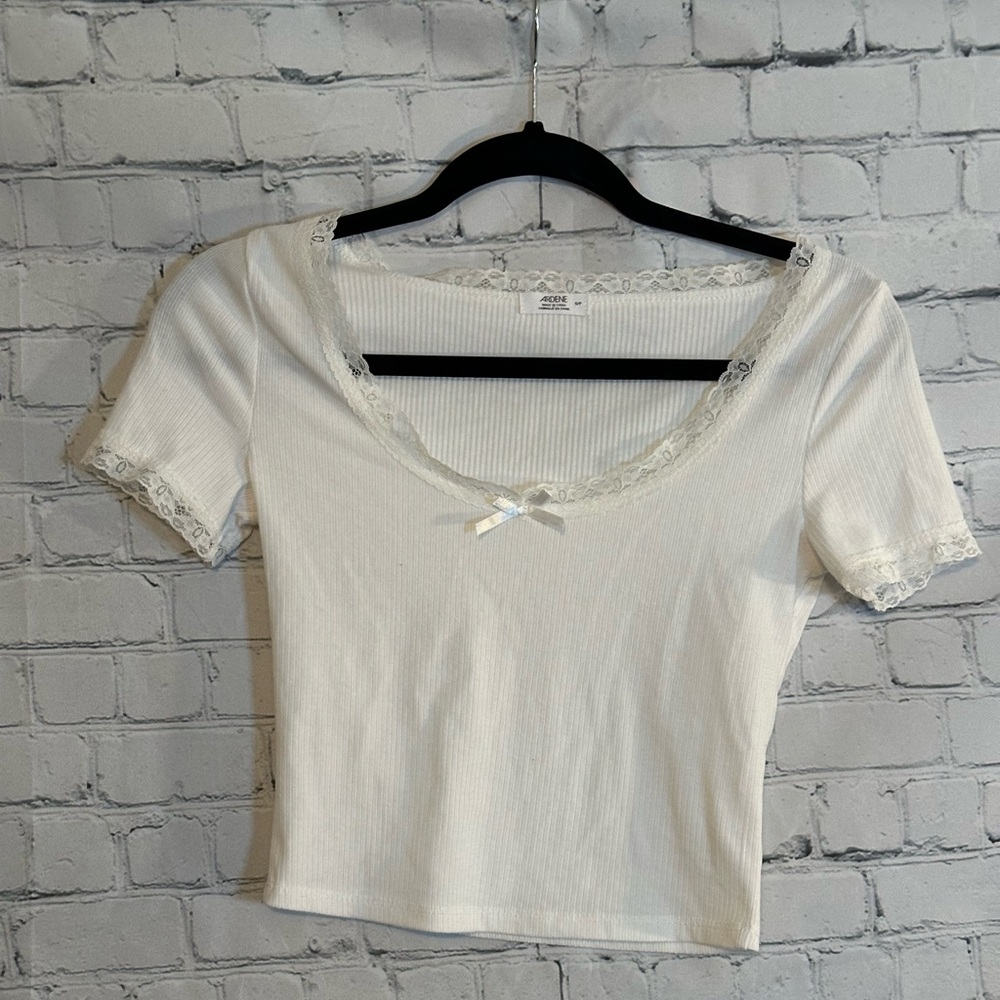 White Ribbed Short Sleeve Baby Tee with Lace and Bow Size Small